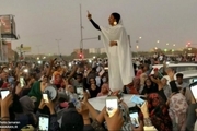زنی که نماد انقلاب سودان شد+ تصاویر