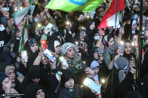 شصت و یکمین اجتماع پر شور مردم در میدان انقلاب