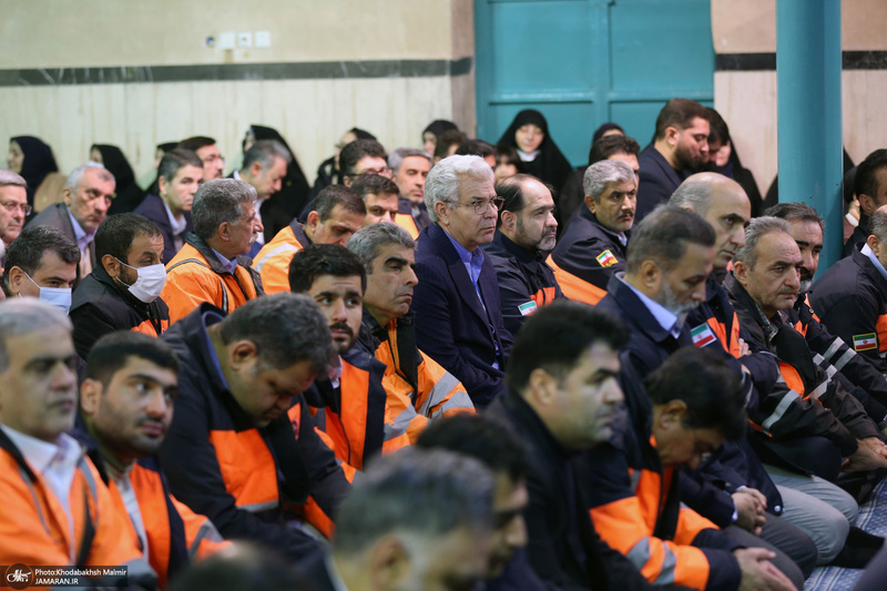 دیدار وزیر و جمعی از کارکنان وزارت راه و شهرسازی با سید حسن خمینی