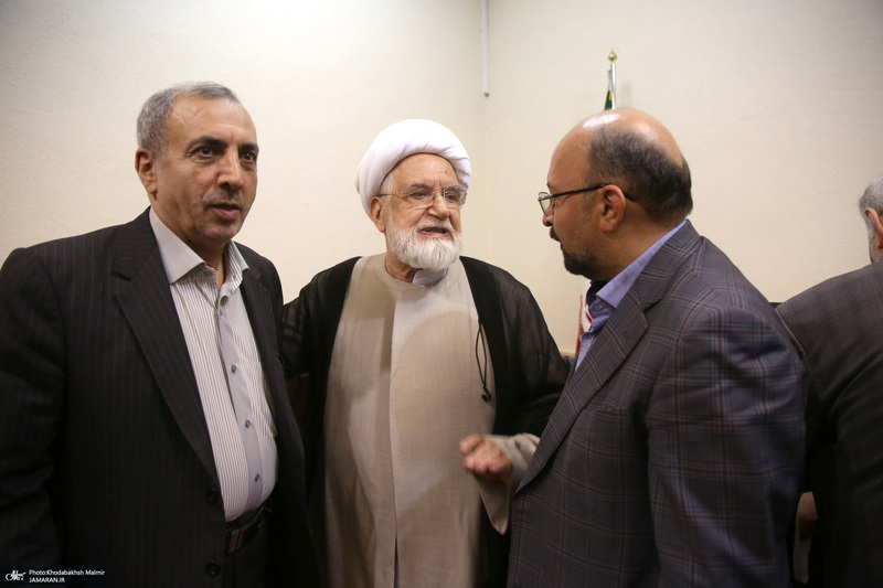 دیدار مهدی کروبی با سید حسن خمینی و جمعی از فعالان سیاسی