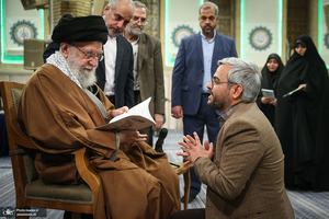 دیدار شاعران و اهالی فرهنگ و ادب فارسی با رهبر معظم انقلاب