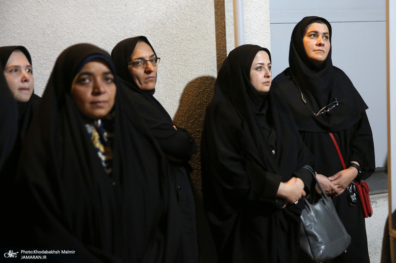 بازدید جمعی از شرکت کنندگان نشست تخصصی مسئولین وکارشناسان دیرخانه شورای فرهنگ عمومی استانها از بیت امام خمینی (س) در جماران