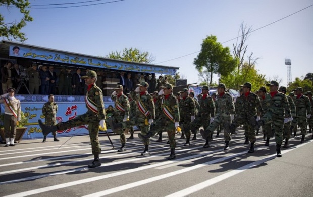مراسم رژه نیروهای مسلح در اصفهان برگزار شد