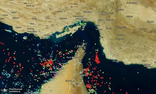 چهار روز از محاصره بنادر ایران گذشت، اوضاع کشتیرانی در تنگه هرمز چگونه است؟/ عبور بیش از ۲۰ کشتی تجاری طی ۲۴ ساعت گذشته/ بیش از ۸۰۰ کشتی هنوز در خلیج فارس متوقف مانده‌اند/ ۳ تا ۴ کشتی مرتبط با ایران توانسته‌اند از تنگه عبور کنند