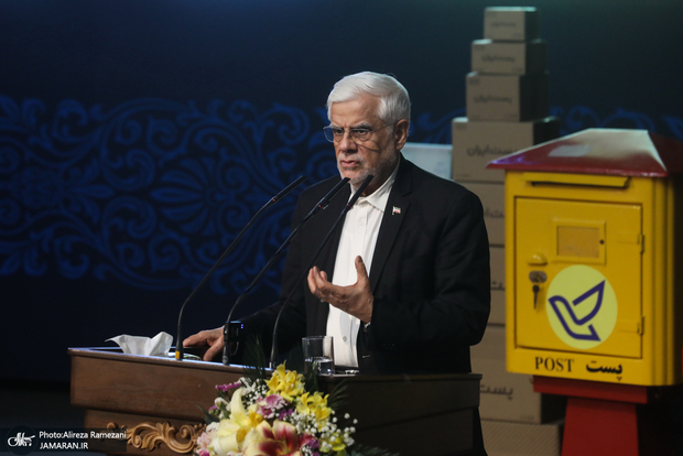 عارف: جنگ‌طلب نیستیم، اما دشمنان و در رأس آن آمریکا فهمید که در صورت جنگ علیه ایران باید برای آتش‌بس التماس کند/ دبیرکل سازمان ملل گفت جنگ ۱۲ روزه پرونده سرنگونی نظام ایران را برای همیشه بست/ به شورای نگهبان برای استفاده از بخش خصوصی تعهد شخصی دادم