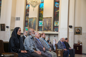 مراسم بزرگداشت امام خمینی (س) در کلیسای «سرکیس مقدس»