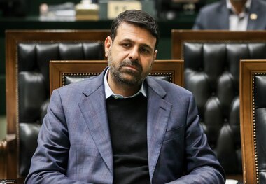 نادری: اگر نماینده مرتکب جرمی بدون ارتباط با نمایندگی شود، باید در دادگاه پاسخ دهد/ سیگنالی درباره پرونده‌سازی علیه خودم را دریافت نکردم/ ما باید بتوانیم نماینده واقعی و صدای مردم باشیم