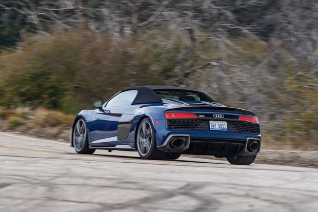 آئودی R۸، خودرویی اسپرت برای سخت پسندان+ مشخصات ظاهری و فنی
