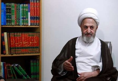 آیت‌الله‌ سبحانی: امور اقتصادی به مردم سپرده شود