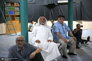 بازدید جمعی از گردشگران کویتی از بیت امام خمینی (س) در جماران