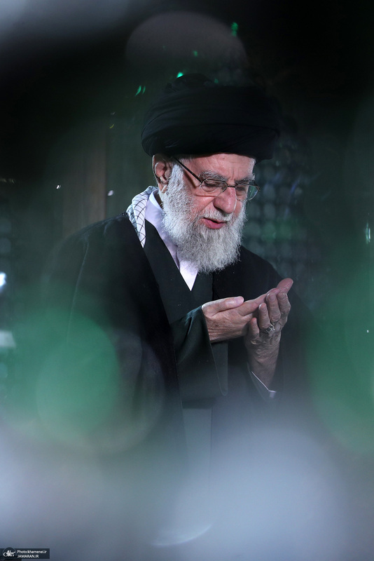 حضور رهبر معظم انقلاب در حرم مطهر امام خمینی (س)