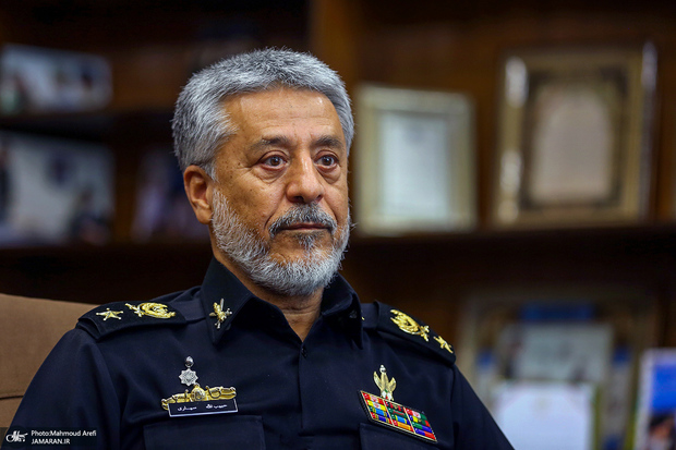 دریادار سیاری: پوزه هر متجاوزی به خاک مالیده خواهد شد/ دشمنان با استراتژی جدیدی موسوم به «جنگ ترکیبی» به مصاف ایران آمده‌اند