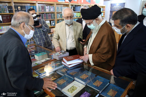 بازدید رهبر معظم انقلاب از سی و‌‌ چهارمین نمایشگاه بین‌المللی کتاب تهران