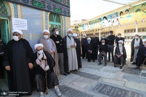 مزار آیت الله العظمی صانعی(ره) در اولین پنج شنبه رحلت ایشان