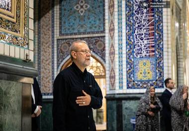 لاریجانی به حرم مطهر امام رضا (ع) رفت + عکس ها