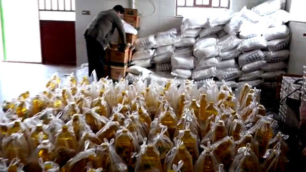 مددجویان کمیته امداد بهاباد ۴۰۰ سبدغذایی دریافت کردند