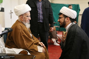 عمامه گذاری طلاب توسط مراجع عظام تقلید در روز میلاد امام علی (ع)‎