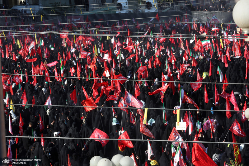 اقامه نماز بر پیکر مطهر رهبر شهید انقلاب-2