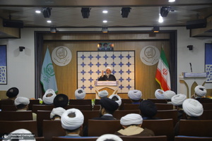 مراسم روز معلم و تجلیل از اساتید حوزوی در مجتمع آموزشی پژوهشی ائمه اطهار (ع)‎