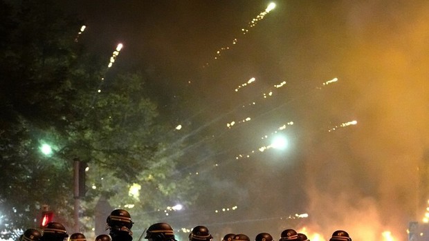 بازداشت 150 معترض و گسترش آشوب در فرانسه/ استفاده از پهپاد علیه معترضان