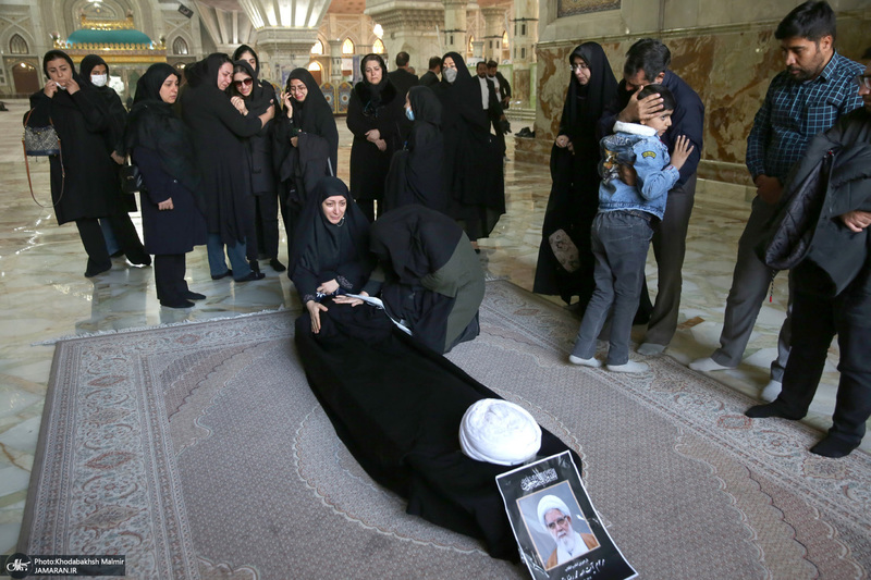 مراسم تشییع آیت الله رحمت (ره)  در حرم مطهر امام خمینی(س)