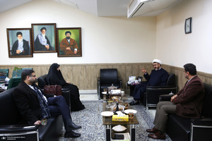 دیدار نرجس سلیمانی با دکتر علی کمساری ریاست موسسه تنظیم ونشرآثار امام خمینی (س)