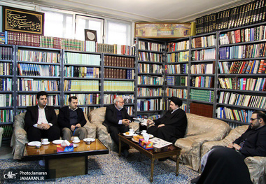 سید حسن خمینی: «کنار زدن یأس از جامعه» یکی از وظایف اصلی ما در 40 سالگی انقلاب است/ مردم باید احساس «توانایی تغییر» داشته باشند