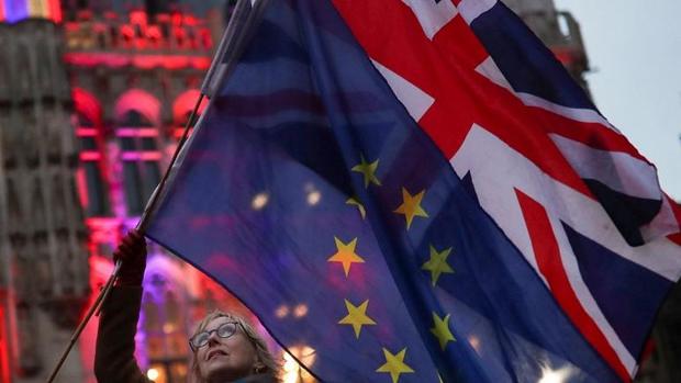 دعوای اروپا و انگلیس بر سر برکسیت باعث سقوط ارزش پوند شد 