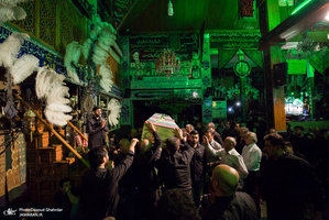 مراسم عزاداری شب شهادت حضرت رقیه(س) و تشییع پیکر پاک شهید تازه تفحص در تکیه دربند