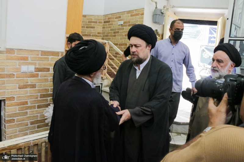 حضور آیت الله سید حسن خمینی در مراسم وداع با آیت الله العظمی شبری زنجانی (ره)