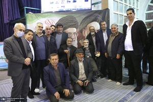 دیدار جمعی از پیشکسوتان سپاه جماران با سید حسن خمینی  1