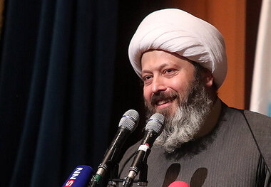 اولین سخنان غلامرضا قاسمیان در مورد توهین‌هایش به عربستان پس از بازگشت به ایران: تشخیص دادم باید سکوت را شکست/ با اظهارات ترامپ ضد ایران آب از آب تکان نمی‌خورد ولی نهی از منکر یک روحانی دین روابط دیپلماتیک را به هم می‌ریزد؟ این حرف بیشتر یک شوخی است