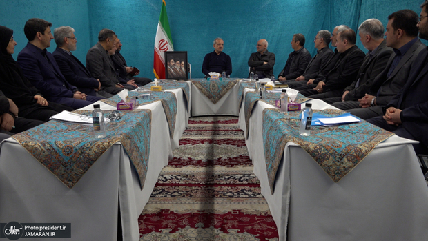 پزشکیان: هرگونه تصمیم‌گیری درباره پایان جنگ، صرفاً با لحاظ همه شروط مطرح‌شده و در چارچوب تأمین عزت، امنیت و منافع ملت بزرگ ایران اتخاذ خواهد شد/ حضور آگاهانه و پرصلابت مردم در تجمعات شبانه سرمایه‌ای ارزشمند برای عبور از این مقطع سرنوشت‌ساز است