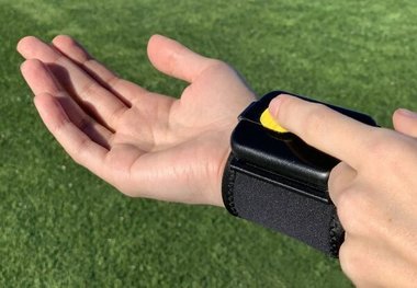 این مچ بند دست و سطوح را ضدعفونی می‌کند