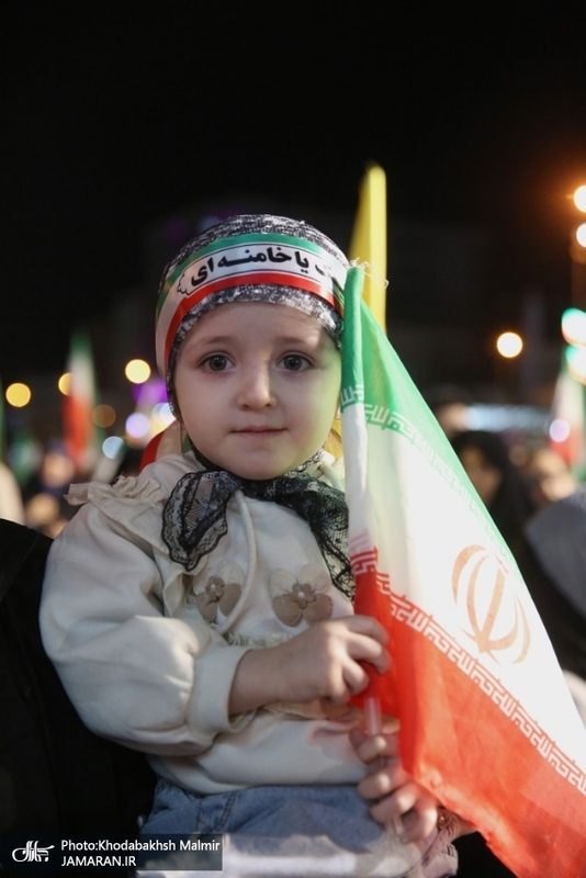 شصت و یکمین اجتماع پر شور مردم در میدان انقلاب