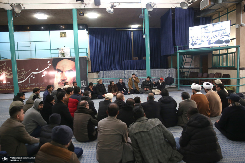 بازدید جمعی از گردشگران کشور پاکستان از بیت امام خمینی از جماران