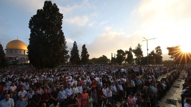 بیش از 120 هزار فلسطینی در مسجدالاقصی نماز عید فطر را اقامه کردند