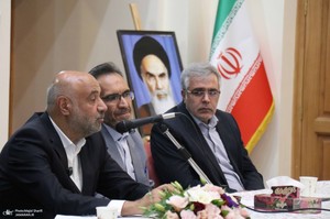 حضور وزیر کار در بیت تاریخی امام در خمین