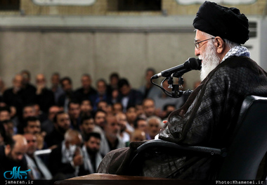 رهبر معظم انقلاب: جمهوری اسلامی با اقتدار ایستاده و ملت به دشمنان سیلی خواهد زد/ مقامات جدید کاخ سفید ملت و مسئولان ایران را نشناخته اند/ اگر شهیدان مدافع حرم نبودند، امروز باید در شهرهای ایران می‌جنگیدیم