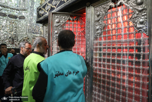 غباروبی ضریح مطهر حضرت عبدالعظیم حسنی (ع) و امام زاده حمزه (ع)