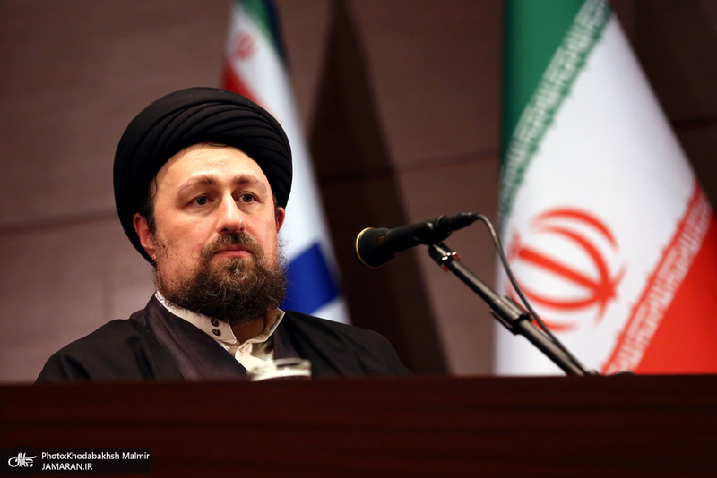 حضور سید حسن خمینی در اختتامبه مسایقات قرآنی ، اذان وتفسیر کارکنان بانک صادرات