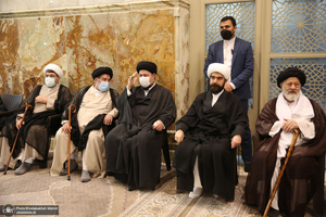 خاکسپاری پیکر حجت الاسلام و المسلمین سید محمود دعایی در حرم امام خمینی (س)