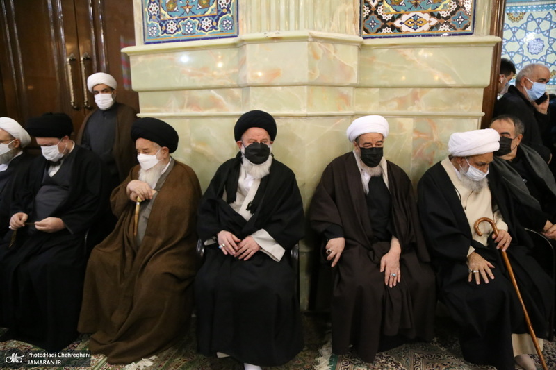 حضور مراجع و علما در مسجد امام حسن عسکری(ع) در پی ارتحال آیت الله العظمی صافی(ره)