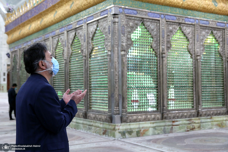 حضور خانواده مرحوم سید مرتضی طباطبایی بر مزار ایشان