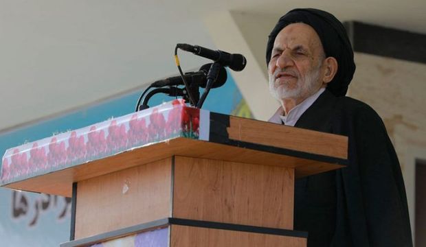 امام جمعه بیرجند: سپاه پاسداران به عنوان جریان فرهنگی می‌درخشد