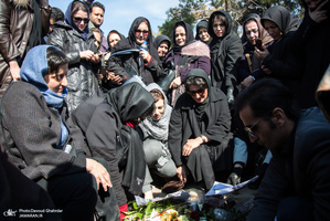 مراسم خاکسپاری پوران شریعت رضوی در امامزاده عبدالله شهرری