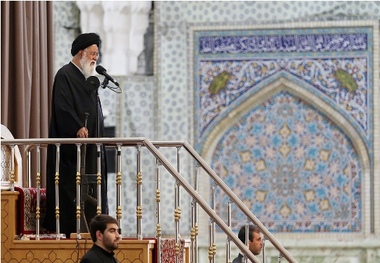 امام جمعه مشهد: ایستادگی حضرت زینب(س) در مقابل یزید دفاع نرم بود