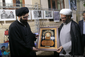 مراسم بزرگداشت خانواده های شهدای 15 خرداد و مدافع حرم توسط سید علی خمینی