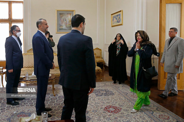 امیرعبداللهیان: مبتکر کنگره زنان تاثیر گذار، همسر رئیس جمهور بود/ می‌گویند افرادی دعوت شده اند که مدلینگ بودند؛ بخش زیادی از آن‌ها مسلمان نیستند، به احترام ما سعی کردند پوشش خود را متناسب کنند + گزارش تصویری از کنگره 