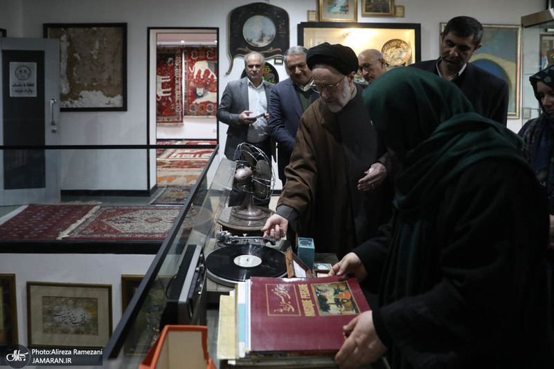 بازدید سید محمد خاتمی از موزه دکتر حسن حبیبی
